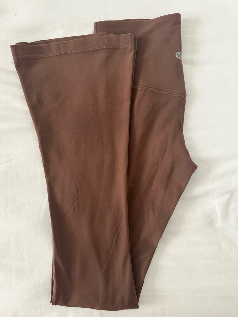 lululemon athletica Groove Nulu high rise flared pants. Size 6